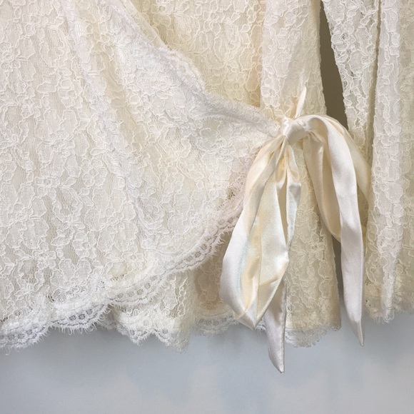 Kate Hill Plus Size Lace Wrap Blouse Size 16 - Picture 3 of 9